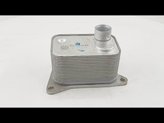 06K117021B Peças para automóveis Peças sobressalentes para motores de automóveis Peças sobressalentes para aquecedores de óleo único Substituição de radiador